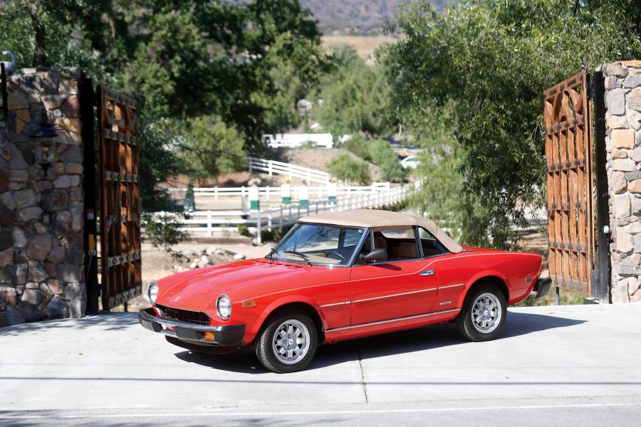  Pininfarina Spider Azzura 1983 года  (фото 3 из 8)
